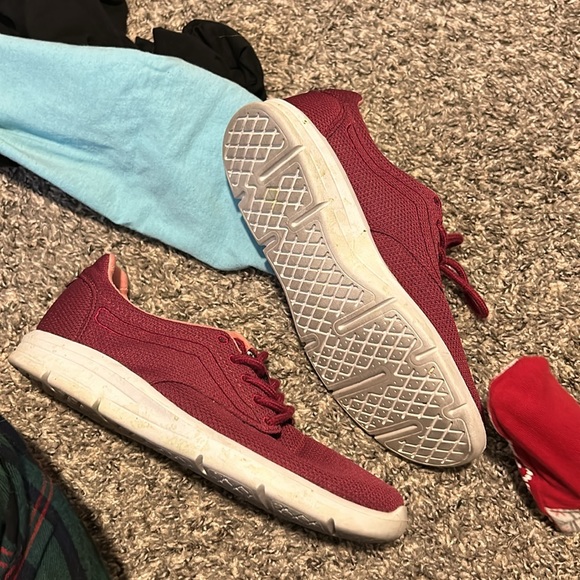 Vans - Picture 2 of 2